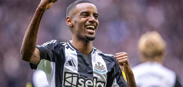 ليفربول مستعد للتحلي بالصبر في سباق الانتقالات لضم إيزاك لاعب نيوكاسل