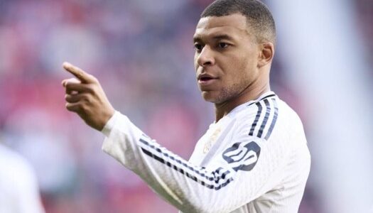 مبابي يعلن تغيير رقمه إلى 10 مع ريال مدريد بعد رحيل مودريتش