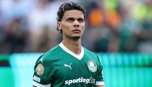 ألكسندر إيساك يوافق على بدء مفاوضاته مع الهلال السعودي