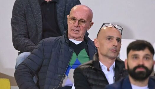 ساكي: دي بروين أستاذ في الميدان ونابولي مرشّح فوق العادة للقب