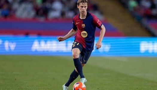 برشلونة يتحرك لتأمين بقاء دي يونغ بعقد حتى 2028