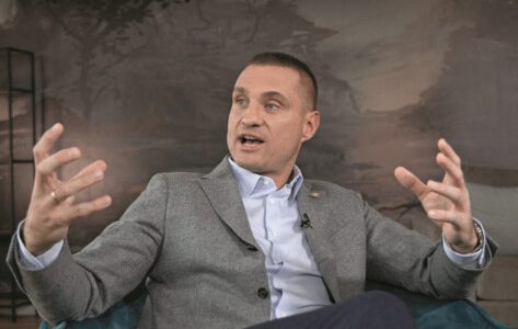 فيديتش يُهاجم إدارة مانشستر يونايتد: النادي خُدع بعد رحيل فيرغسون وغيل