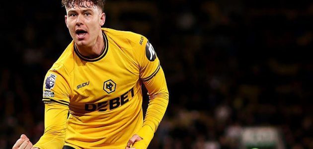 رسميًا: يورجن ستراند لارسن يصبح لاعبًا دائمًا في فريق ولفرهامبتون