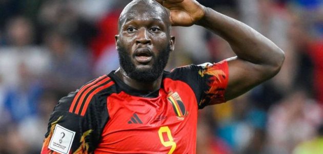 روميلو لوكاكو يعترف بقلقه بشأن انتقاله إلى مانشستر يونايتد بعد اتصال جوزيه مورينيو