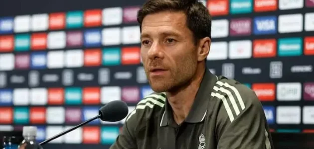تشابي ألونسو يدعو ريال مدريد إلى التحسن بعد مفجأة من دورتموند